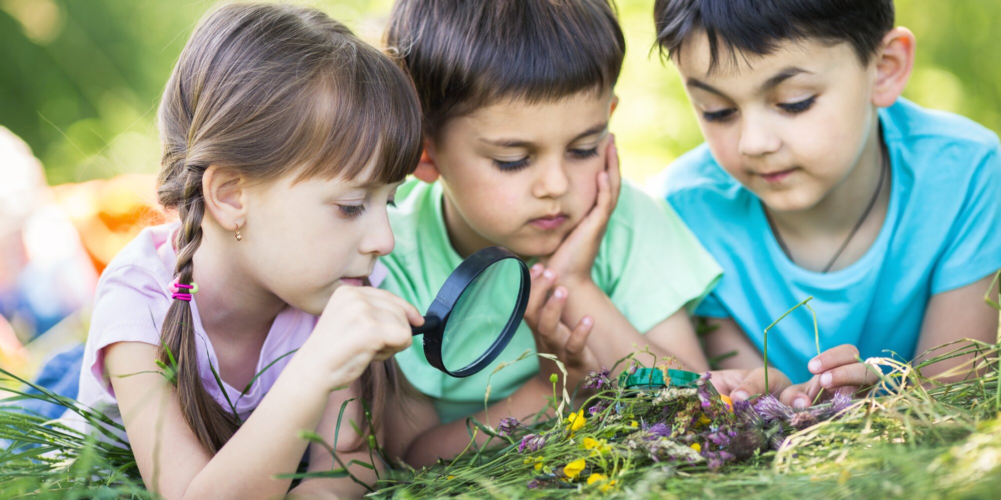 Воспитание ребенка через игру. Дети и природа. Воспитание природой. Дети наблюдают за природой. Наблюдение детей в природе.