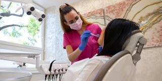 Dentálna hygiena s Air flow a bielenie zubov