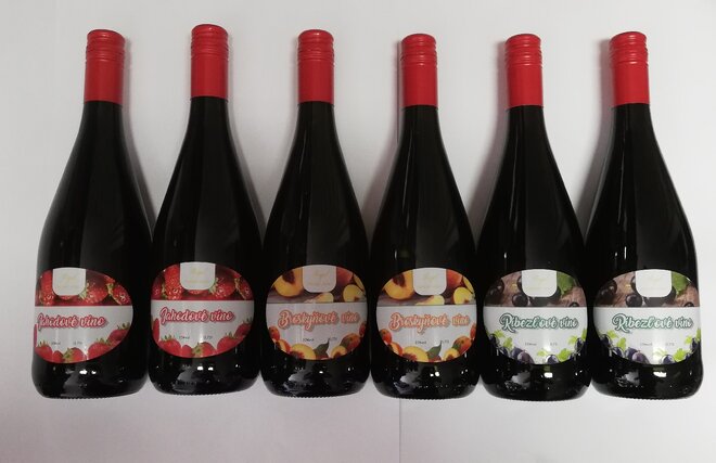 6 x 0,75 l Kartón ovocných vín mix ( broskyňa, jahoda, ríbezľa )