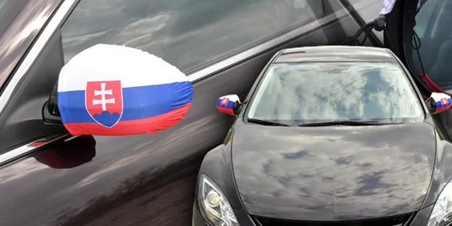 6,20 Eur za fanúšikovské ponožky na vaše auto! Fandite so zľavou 50%!