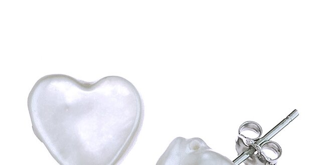 Biele perlové náušnice Orchira v tvare srdce