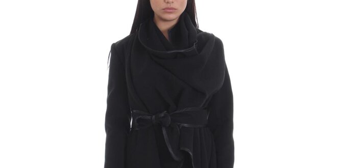 Dámsky čierny kabát s opaskom Caramela Fashion