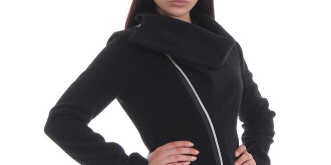 Dámsky čierny kabát so zipsovým zapínaním Caramela Fashion