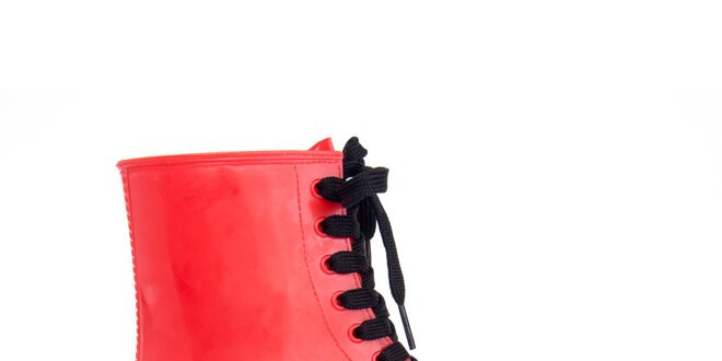 Dámske červené členkové topánky s čiernymi šnúrkami Via Bellucci