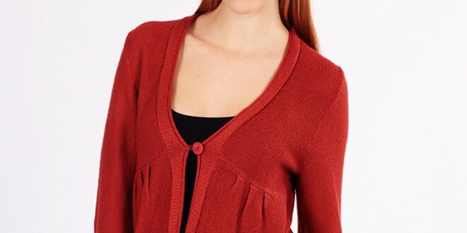 Dámsky tehlovo červený sveter s gombíkom Emma Pernelle
