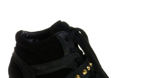 Dámske čierne topánky Maria Barcelo na vysokom podpätku so zlatými cvokmi