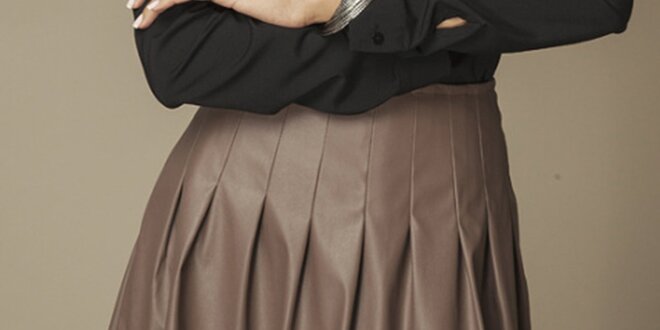 Dámska hnedá skladaná koženková sukňa Ambigante