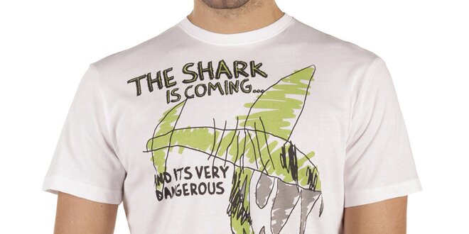 Pánske biele tričko so žraločím vtipom New Caro