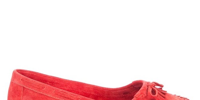 Dámske červené semišové loafers so strapcami a mašľou Bueno