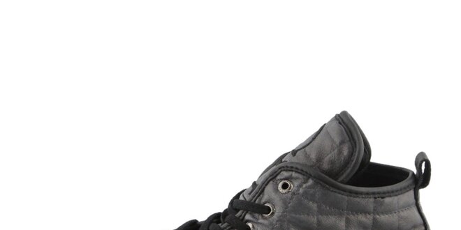Dámske čierne prešívané členkové topánky Guess