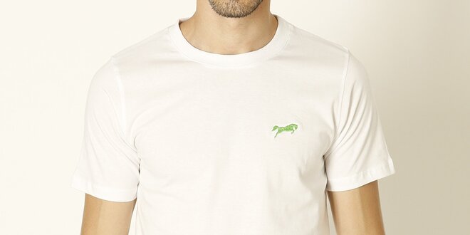 Pánske biele tričko so zeleným logom Chaser