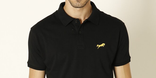 Pánske čierne polo tričko so žltým logom Chaser