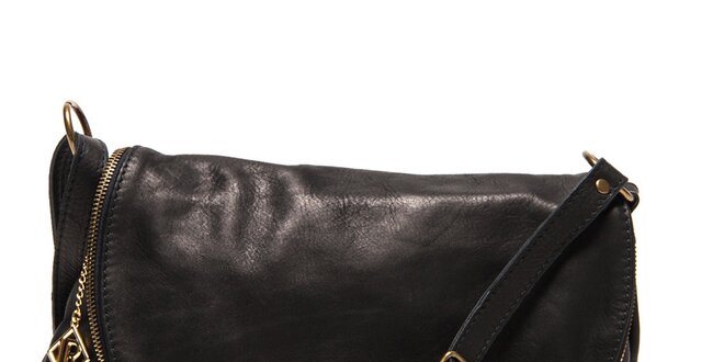 Dámska čierna kožená kabelka s príveskom a strapcom Isabella Rhea