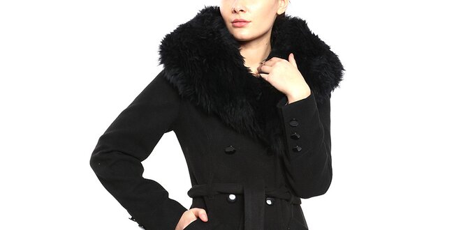Dámsky čierny kabát s veľkým kožúškovým golierom Vera Ravenna