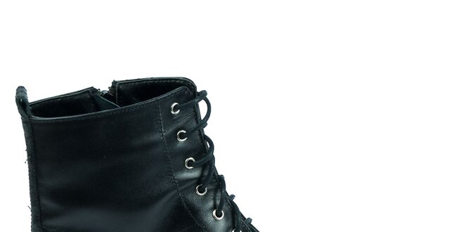 Dámske čierne kožené topánky s ozdobnou perforáciou Moda Italiana