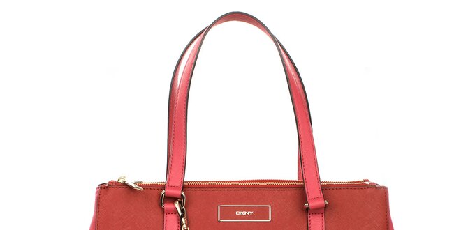 Dámska červená kabelka s príveskom a zipsami v zlatom tóne DKNY