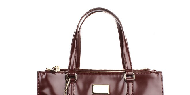 Dámska kožená kabelka s príveskom vo vínovej farbe DKNY