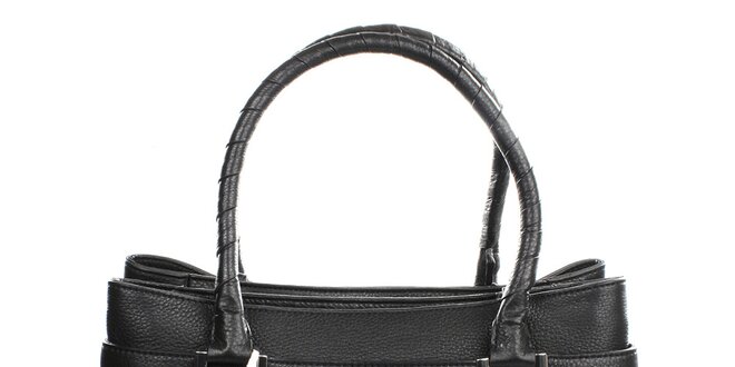 Dámska čierna kožená kabelka s vreckami a hranatým príveskom DKNY
