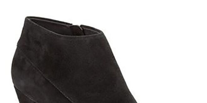 Dámske čierne semišové členkové topánky Clarks