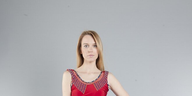 Dámske sýto červené šaty Via Bellucci s korálkovým límcom