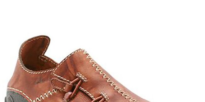 Pánske hnedé topánky so vzorovanou podrážkou Clarks