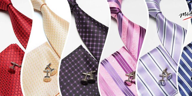 Vzorovaná kravata, gombíky a vreckovka