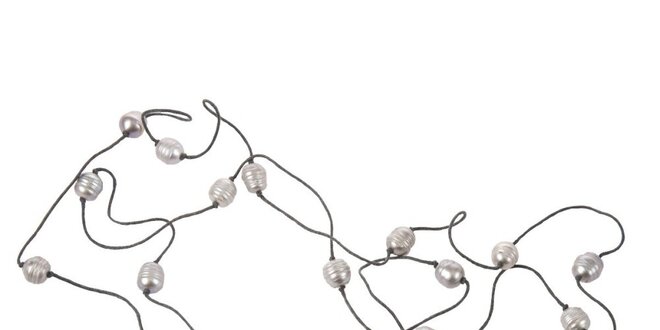 Dámsky čierny bavlnený náhrdelník Arla s bielymi perlami