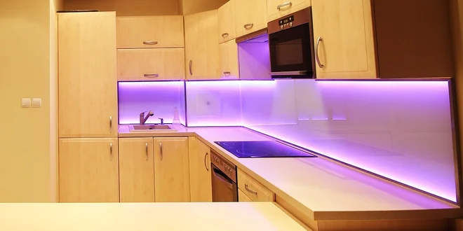 LED pás s diaľkovým ovládaním a adaptérom!