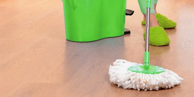 Praktický pomocník Magic Mop 360º s 2 textilnými hlavicami