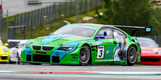Zajazdite si s profesionálnymi pilotmi v nadupaných BMW na Slovakia ringu,…