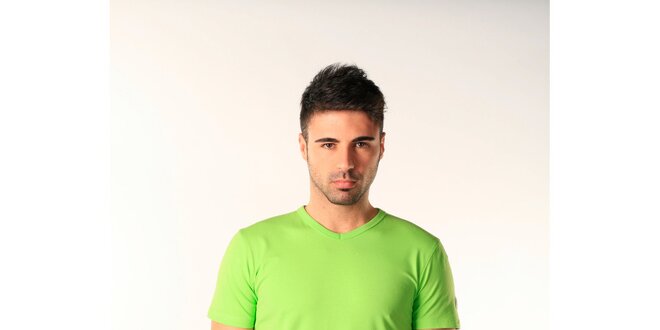 Pánske hráškovo zelené tričko s véčkovým výstrihom SixValves