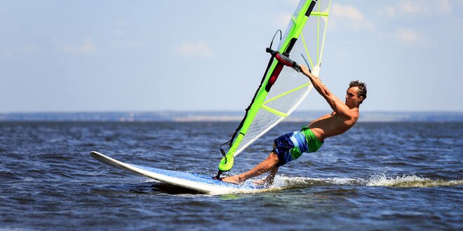 Kurzy windsurfingu a požičanie neoprénu!