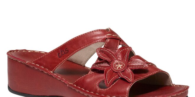 Dámske červené kožené papuče s kvetinou TBS
