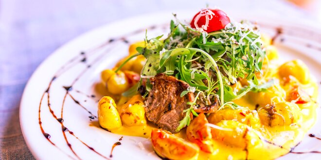 Steak z bravčovej panenky s gnocchi alebo s rizotom na šafránovej omáčke