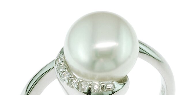 Strieborný prsteň Orchira s bielou perlou