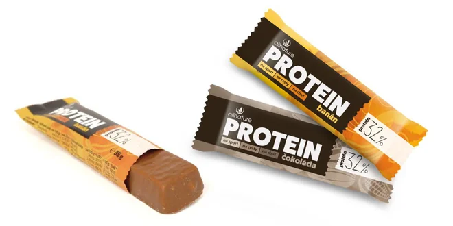 Banánová či čokoládová proteínová tyčinka