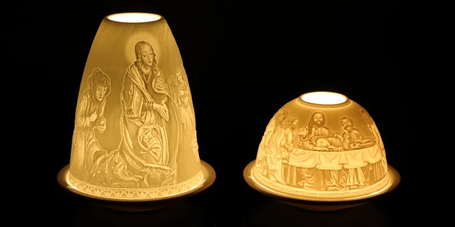 Reliéfne porcelánové svietniky so slovenskými motívmi