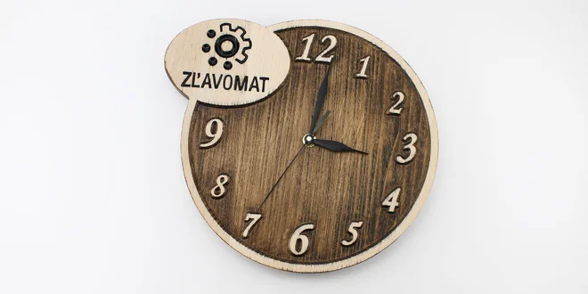 Drevené vyrezávané hodiny s vlastným motívom