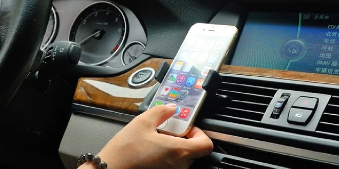 Držiaky na mobil do mriežky ventilácie auta