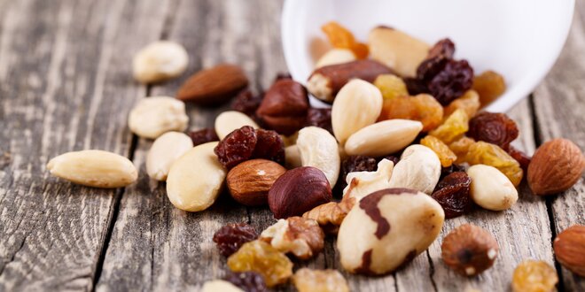 Zachrumkajte pre zdravie: 500 g zmes orechov a ovocia