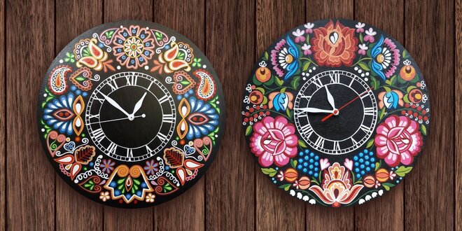 Ručne maľované hodiny s ľudovými ornamentami