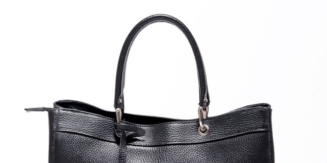 Dámska čierna kožená kabelka Carla Ferreri