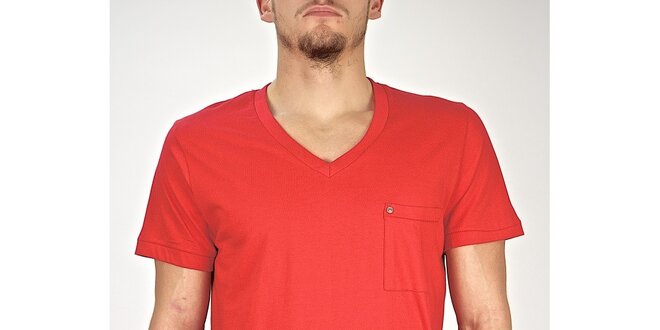 Pánske červené tričko s véčkovým výstrihom Judge&Jury