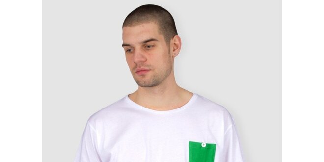 Pánske biele tričko so zelenou kapsičkou Skank