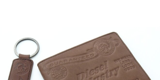 Hnedá peňaženka Diesel s príveskom na kľúče