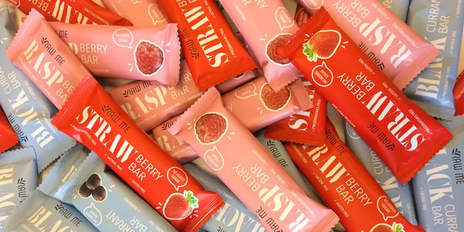 Raw Me tyčinky: jahoda, malina a čierna ríbezľa!