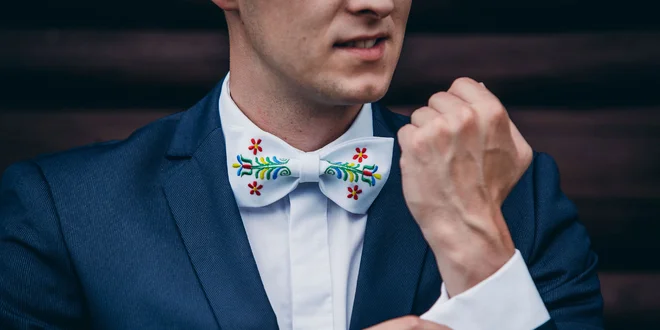 Originálne folklórne motýliky s výšivkou: až 22 modelov