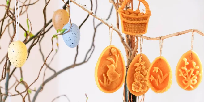 Veľkonočné ozdoby a výslužky zo včelích produktov