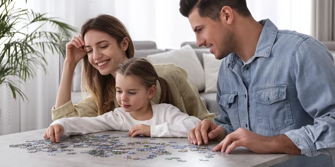 Drevené puzzle s motívmi zvierat aj vozidiel