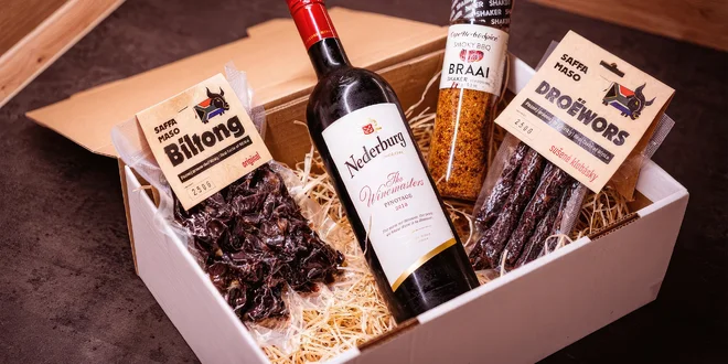 Darčekové sady s hovädzím mäsom Biltong, klobáskami, korením a vínom